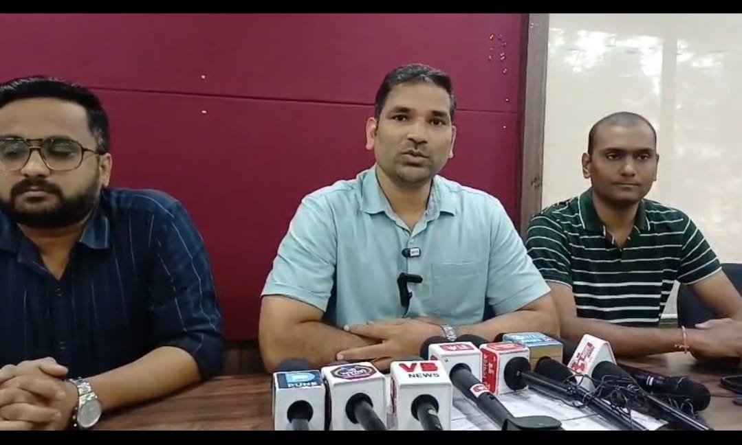 वाघोली में सैकड़ों नागरिकों के मतदाता पहचान पत्र आवेदन किये जा रहे खारिज – वाको वेल्फेअर असोसिएशन ने शिरूर चुनाव विभाग पर लगाए गंभीर आरोप